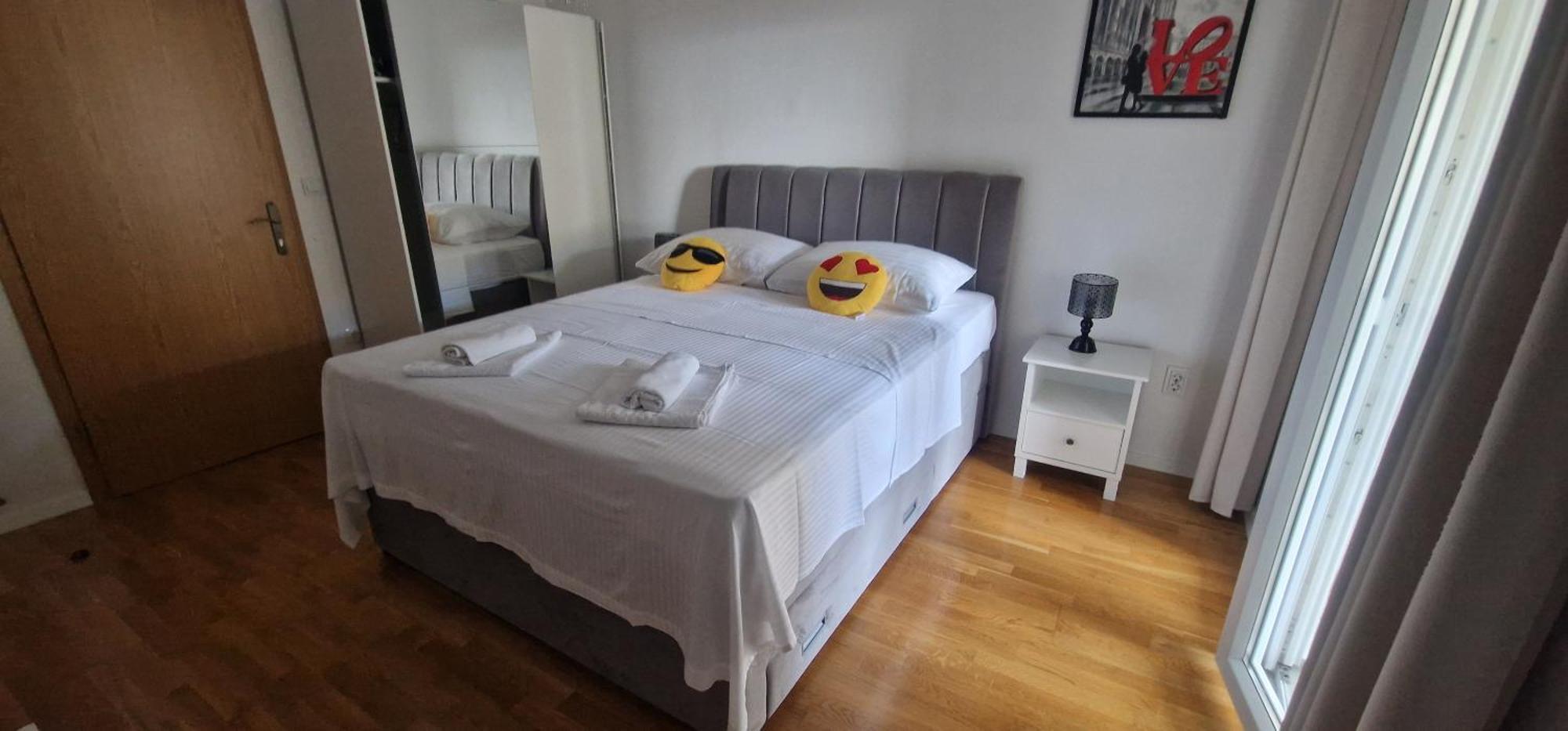 Apartment Anica 2 *
